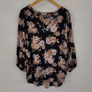 Torrid Blouse Size 3X Black Floral Print 3/4 Sleeve V Neck Lightweight